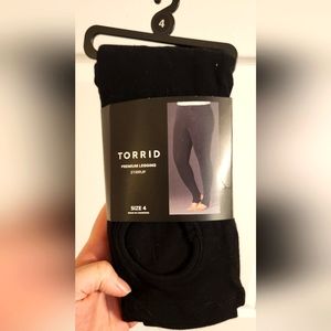 Torrid Stirrup Leggings. Size 4